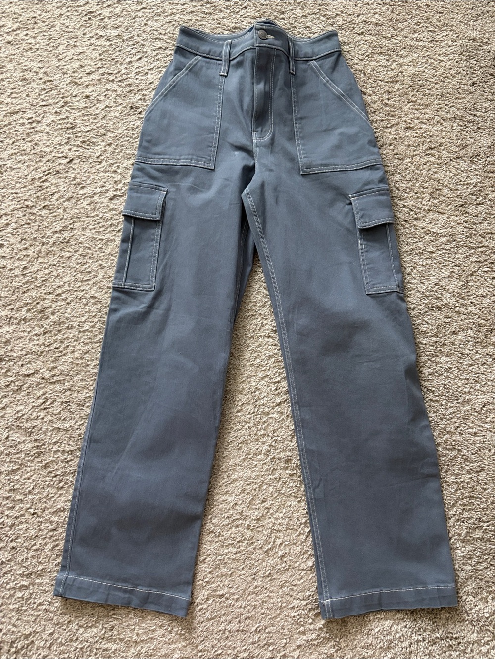 Hollister Ultra Hi-Rise Gray Cargo Pants - Dad Pants. New without tags